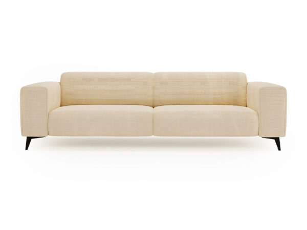 Trzyosobowa sofa Julvena w kremowej tkaninie, widok z przodu na białym tle