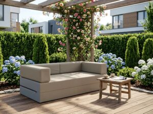 Miniaturka 4 - Beżowa sofa ogrodowa na tarasie przy pergoli