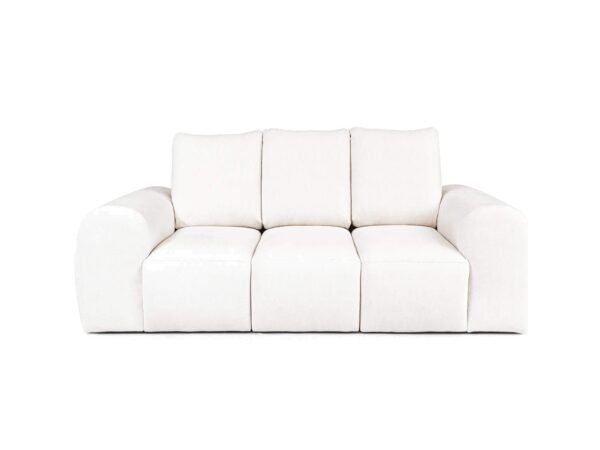 Kompaktowa sofa trzyosobowa Lenvario 214 cm w jasnej tkaninie na białym tle