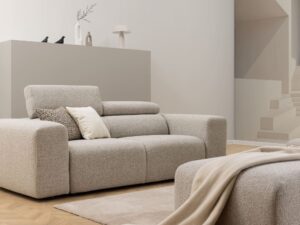 Miniaturka 4 - Sofa Vermaro z pufą w salonie
