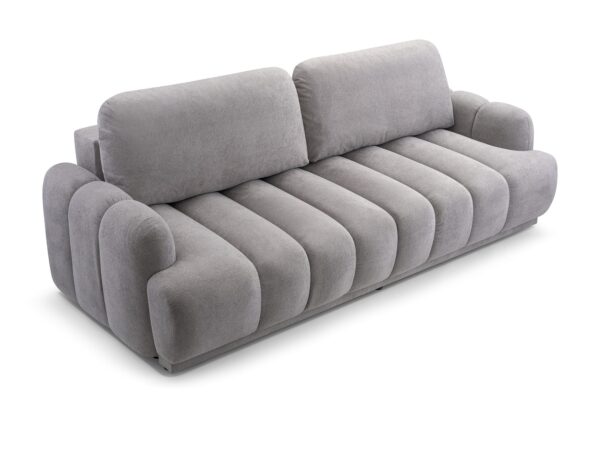 Sofa rozkładana Velissa w szarej tkaninie – widok z przodu pod kątem