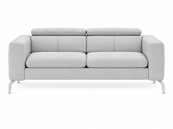 Sofa Celvaro 190 cm z regulowanymi zagłówkami w jasnoszarej tkaninie, na metalowych nóżkach, na białym tle