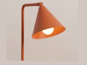Miniaturka 18 - Stalowa lampa biurkowa Sorvella 35 cm ochra czerwona – stożkowy klosz ze światłem