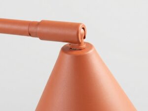 Miniaturka 20 - Stalowa lampa biurkowa Sorvella 35 cm ochra czerwona – detal mocowania klosza