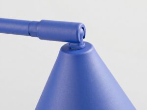 Miniaturka 119 - Stalowa lampa biurkowa Sorvella 35 cm ultramaryna – detal mocowania klosza