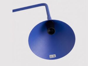 Miniaturka 120 - Stalowa lampa biurkowa Sorvella 35 cm ultramaryna – klosz od spodu z oprawką E14