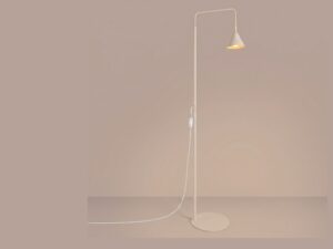 Miniaturka 162 - Stalowa lampa podłogowa Sorvella 165 cm beżowy z włączonym światłem we wnętrzu
