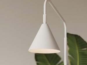 Miniaturka 137 - Stalowa lampa podłogowa Sorvella 165 cm biały na tle roślin – zbliżenie