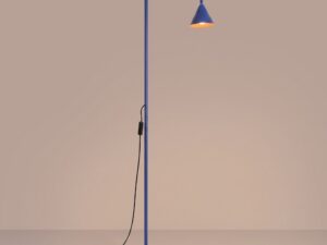 Miniaturka 73 - Stalowa lampa podłogowa Sorvella 165 cm ultramaryna z włączonym światłem we wnętrzu