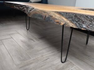 Miniaturka 7 - Stolik dębowy CORTEZA – zbliżenie detalu