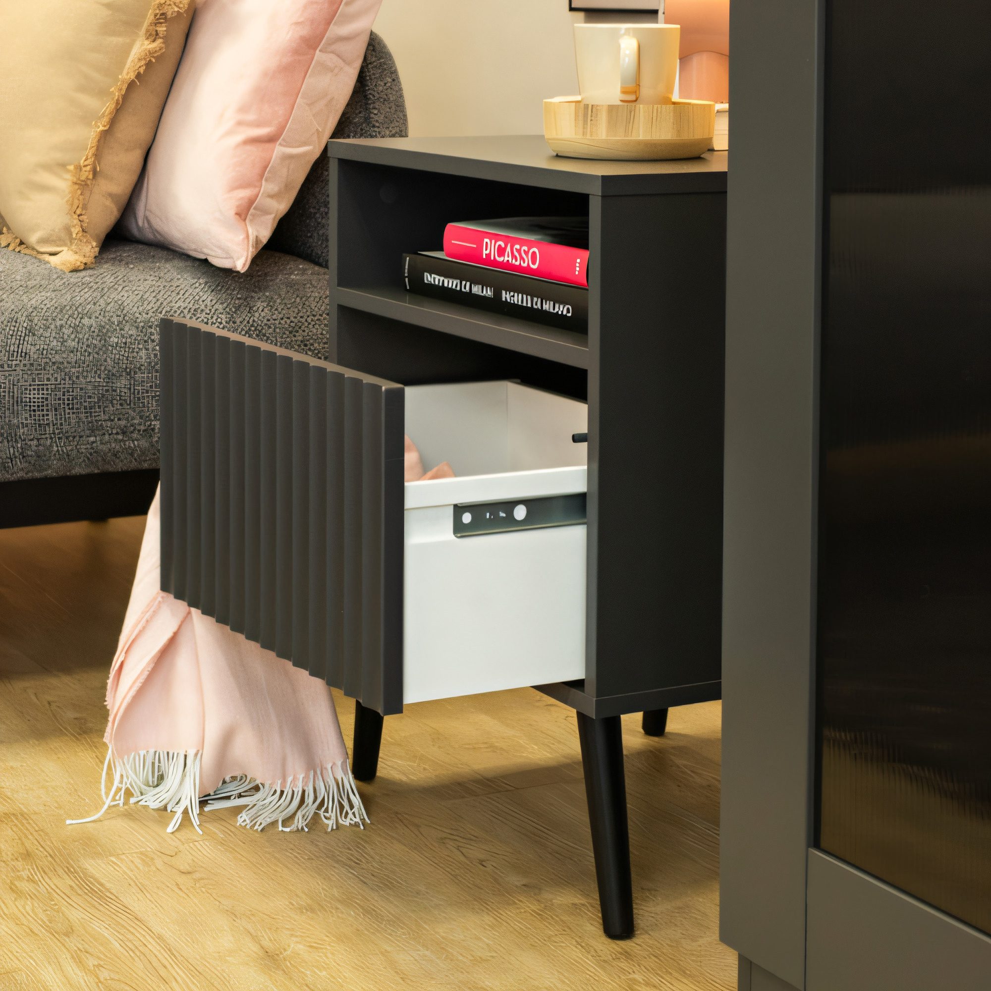 Szafka nocna Bellvoro 47 cm antracytowa z otwartą szufladą