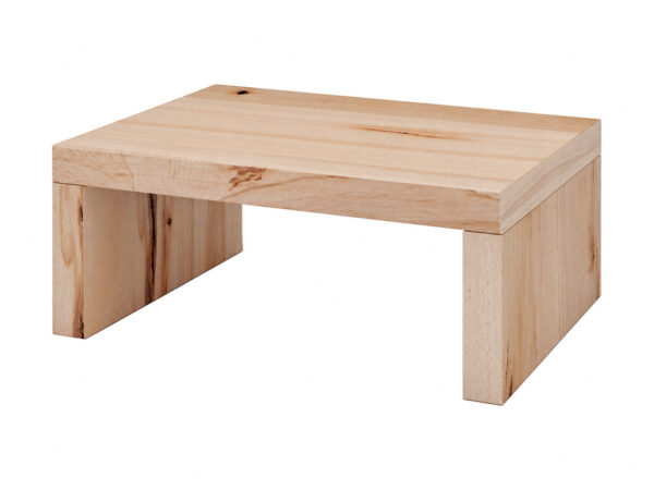 Szafka nocna bukowa Mevira 50 cm z otwartą przestrzenią pod blatem, widok ukośny