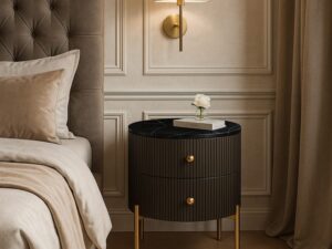 Miniaturka 5 - Szafka nocna Eleganza w jasnej sypialni – dwie ryflowane szuflady