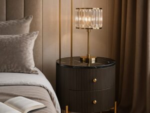 Miniaturka 4 - Szafka nocna Eleganza z lampą i złotymi uchwytami w sypialni