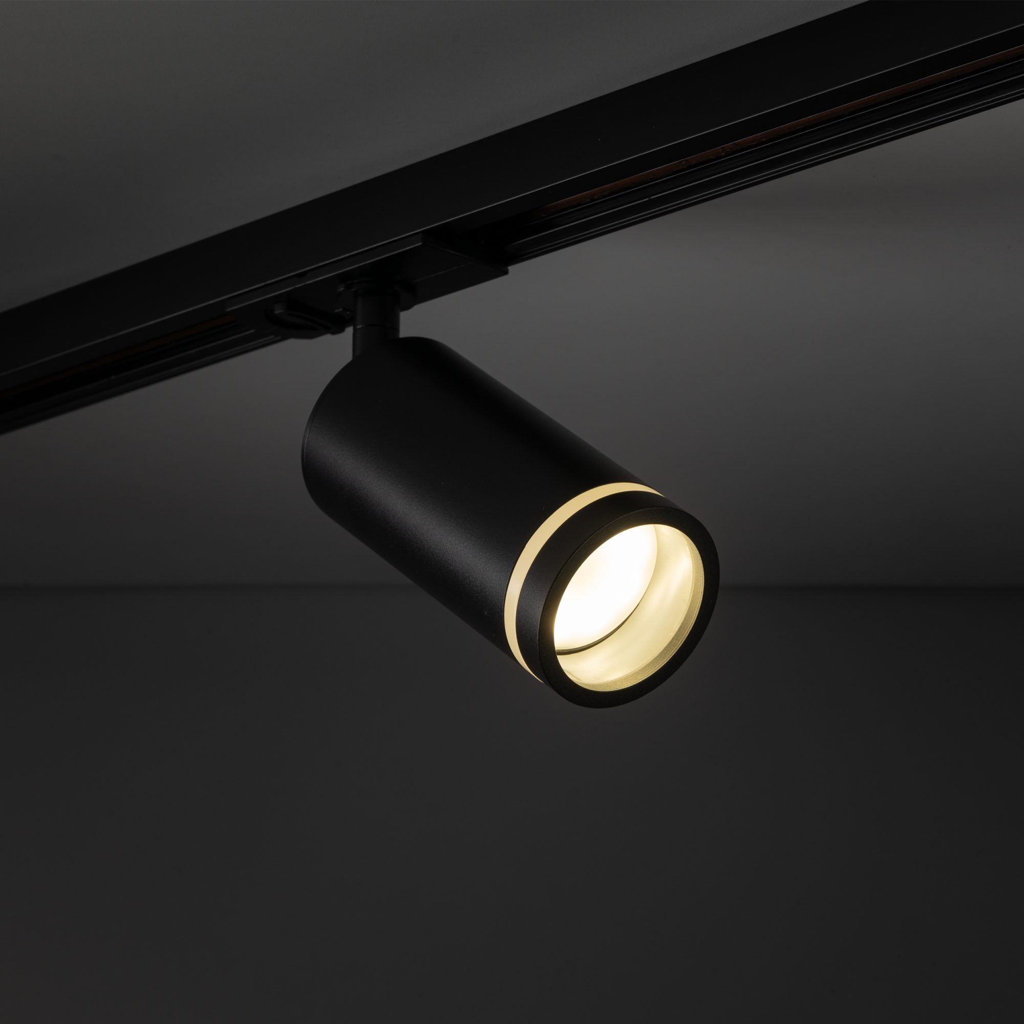 Oprawa szynowa Tracer Ring Slim czarny – aranżacja