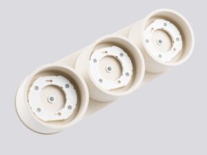 Miniaturka 113 - Trzypunktowy plafon Modessa 32,4 cm beżowy – detal podstawy z oprawkami