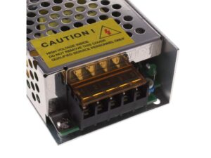 Miniaturka 2 - Zasilacz LED 12 V 25 W – zbliżenie na osłoniętą listwę zaciskową