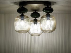 Miniaturka 3 - Zen lampa sufitowa z koniakowymi kloszami w aranżacji
